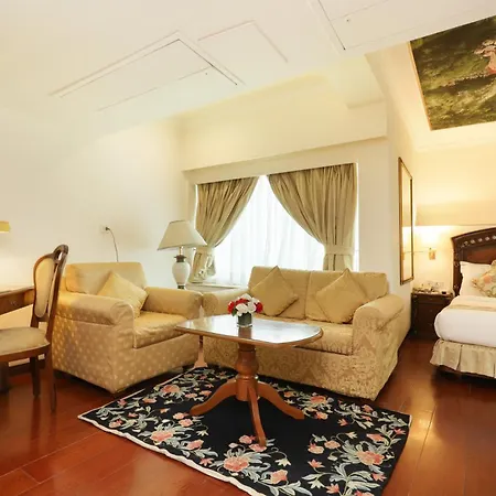 Hotel The Royal Plaza-3
